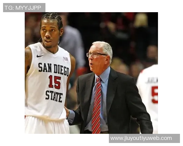 戴维恩米切尔称赞阿德巴约团队凝聚力强调球队团结精神 戴维恩米切尔称赞阿德巴约团队凝聚力强调球队团结精神