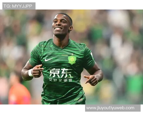 法比奥幽默回应裤子破洞事件揭示他为比赛付出的努力与坚持 法比奥幽默回应裤子破洞事件揭示他为比赛付出的努力与坚持