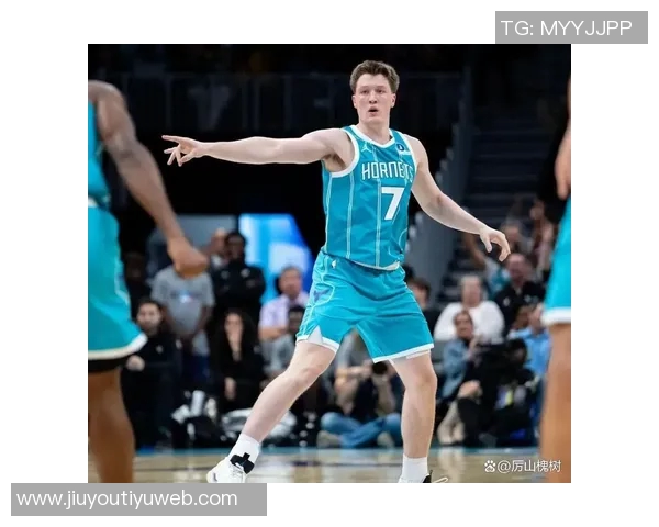 埃奇库姆逆袭勇士展现潜力新秀墙难挡未来巨星之路